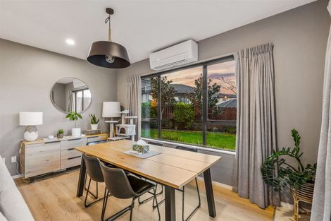 Photo of property in 3 Stow Place, Henderson, Auckland, 0612