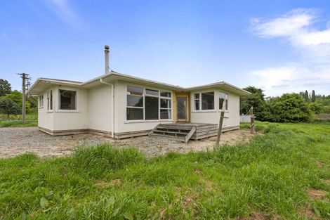 Photo of property in 16 Gordon Terrace, Hunterville, 4730