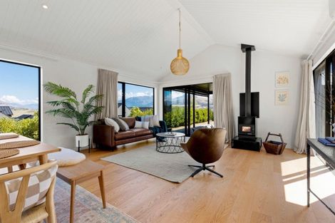 Photo of property in 2 Wanderer Lane, Jacks Point, Queenstown, 9371