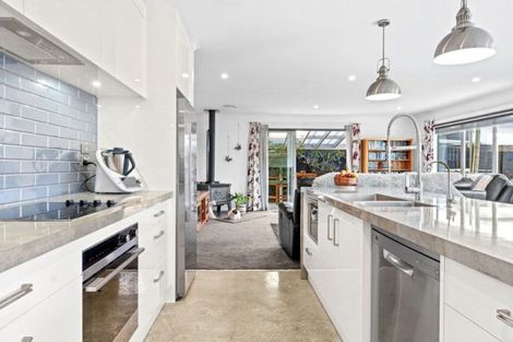 Photo of property in 17 Forbes Road, Foxton Beach, Foxton, 4815