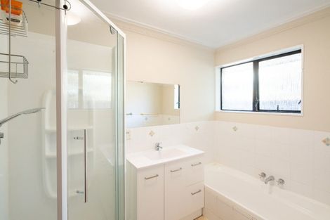 Photo of property in 63 Clifton Terrace, Fitzherbert, Palmerston North, 4410