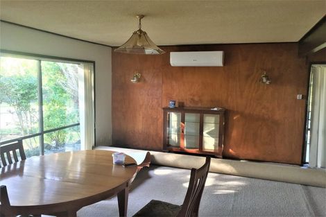 Photo of property in 2 Yarra Place, Botany Downs, Auckland, 2010