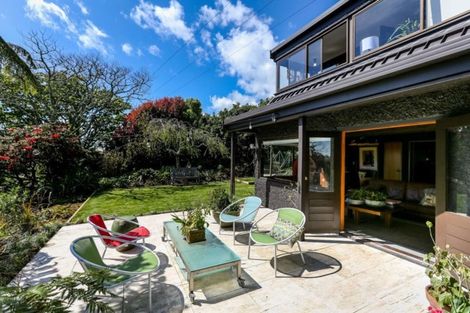 Photo of property in 319 Mangorei Road, Merrilands, New Plymouth, 4312