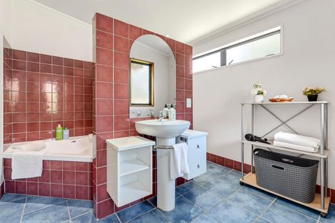 Photo of property in 23 Studholme Road, Wanaka, 9382