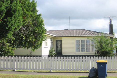 Photo of property in 73 Bruce Mclaren Road, Henderson, Auckland, 0612