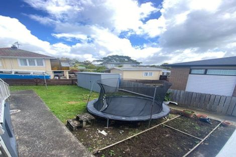Photo of property in 211 Sturges Road, Henderson, Auckland, 0612