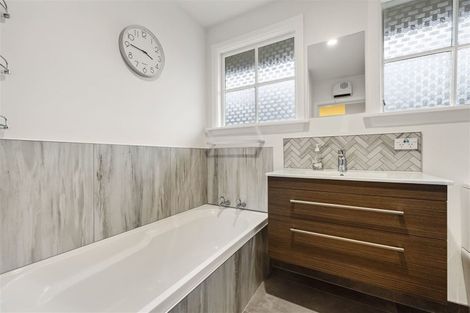 Photo of property in 7 Parkstone Avenue, Ilam, Christchurch, 8041