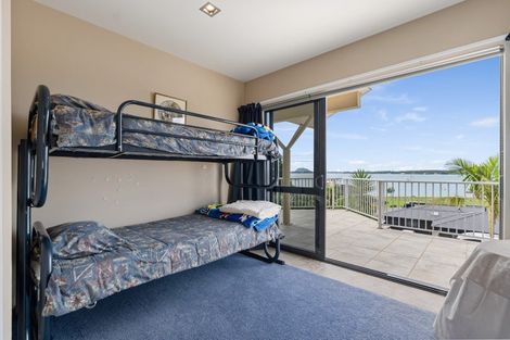 Photo of property in 33 Harbour View Road, Omokoroa, 3114