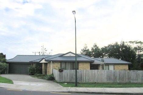 Photo of property in 2 Woodbank Drive, Glen Eden, Auckland, 0602