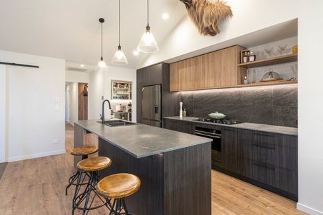 Photo of property in 41 Avalon Station Drive, Wanaka, 9305