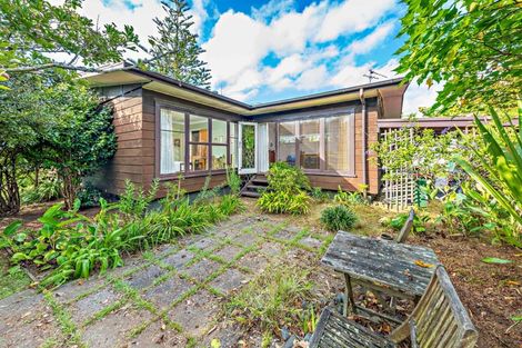 Photo of property in 103 Ennis Avenue, Pakuranga Heights, Auckland, 2010