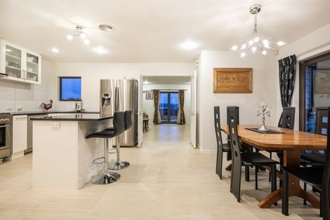 Photo of property in 16 Frances Brown Avenue, Aotea, Porirua, 5024