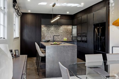 Photo of property in 11 Cedar Drive, Kelvin Heights, Queenstown, 9300