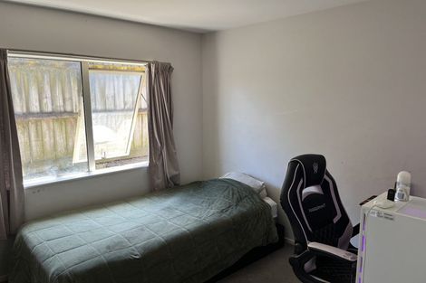 Photo of property in 18 Nicholas Gibbons Drive, Clendon Park, Auckland, 2103