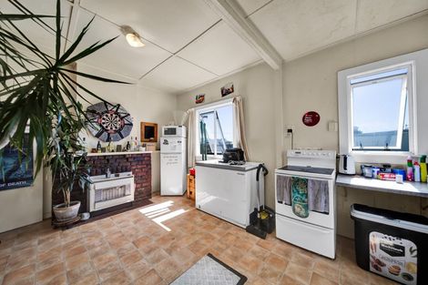 Photo of property in 35 Mawhitiwhiti Road, Normanby, Hawera, 4614