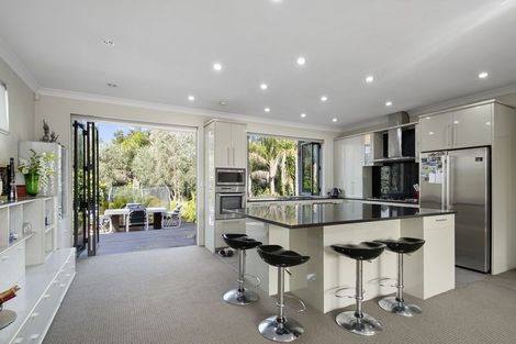 Photo of property in 11 Mistral Place, West Harbour, Auckland, 0618