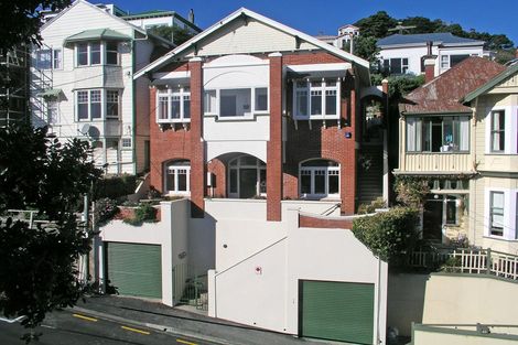Photo of property in 64 Hawker Street, Mount Victoria, Wellington, 6011