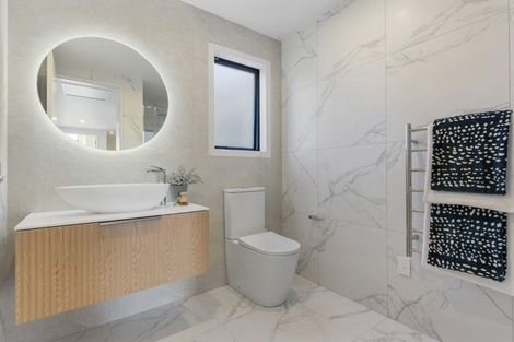 Photo of property in 27b Dawnhaven Drive, Te Atatu Peninsula, Auckland, 0610