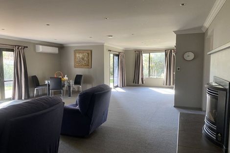 Photo of property in 6 Calder Place, Winton, 9720