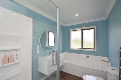 Photo of property in 15 Court Of Ascot, Seaward Bush, Invercargill, 9812