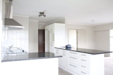 Photo of property in 39 Zita Maria Drive, Massey, Auckland, 0614