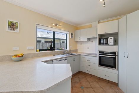 Photo of property in 17 Grosvenor Place, Katikati, 3129