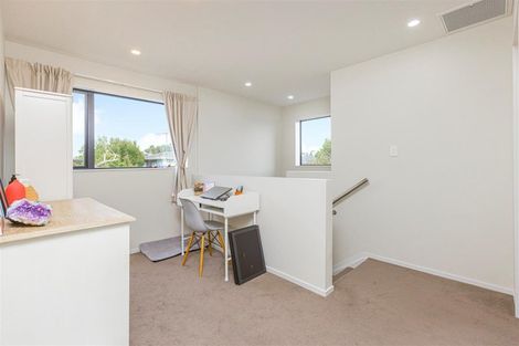 Photo of property in 14d Medina Place, Half Moon Bay, Auckland, 2012