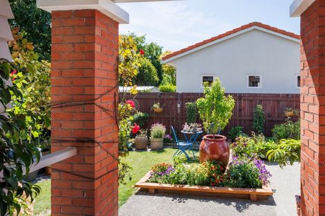 Photo of property in 462 Featherston Street, Palmerston North, 4414