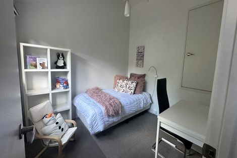 Photo of property in 4 Hiwihau Place, Glenfield, Auckland, 0629