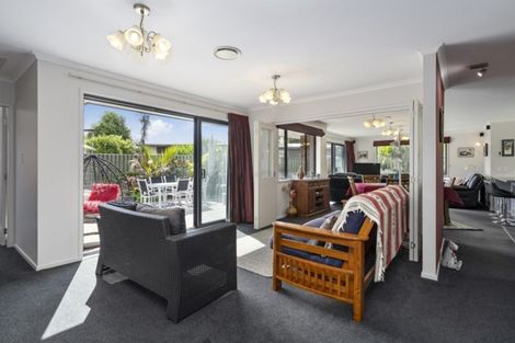 Photo of property in 12 Adrien Way, Awapuni, Palmerston North, 4412