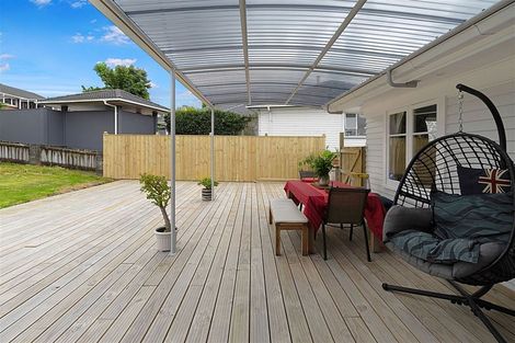 Photo of property in 42 Tiroroa Avenue, Te Atatu South, Auckland, 0610