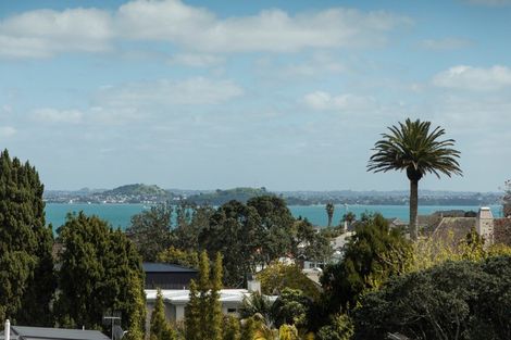 Photo of property in 2/52 Bay Road, Saint Heliers, Auckland, 1071