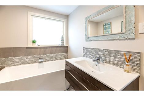 Photo of property in 127 Northcote Road, Northcote, Christchurch, 8052