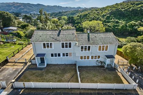 Photo of property in 3-5 York Place, Cannons Creek, Porirua, 5024