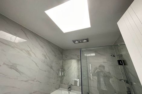 Photo of property in 8/101 Hobsonville Road, West Harbour, Auckland, 0618