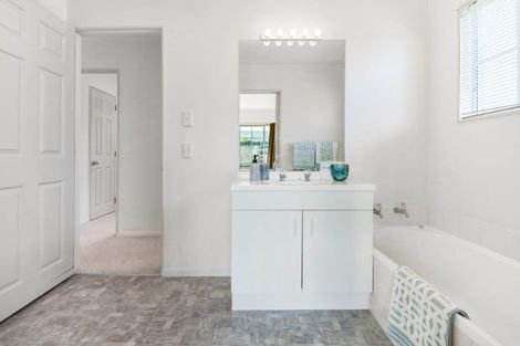 Photo of property in 12 Central Park Drive, Te Atatu South, Auckland, 0610