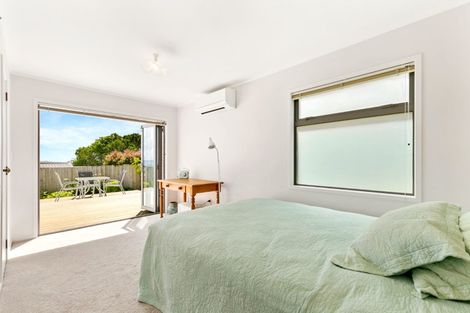Photo of property in 1/272 Whangaparaoa Road, Red Beach, 0932