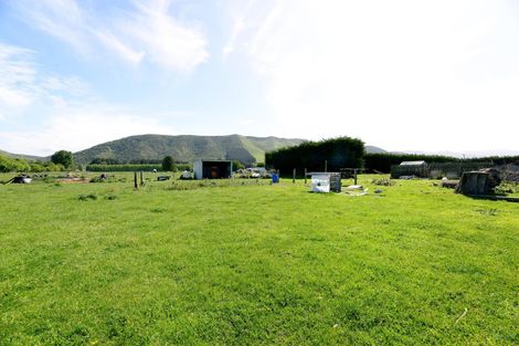 Photo of property in 19 Mount John Road, Waimate, 7977