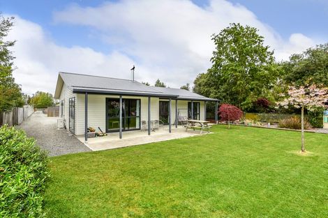 Photo of property in 21a Cross Street, Coalgate, 7673