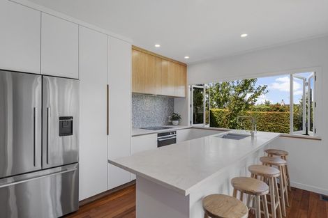 Photo of property in 5 Coronation Street, Belmont, Auckland, 0622