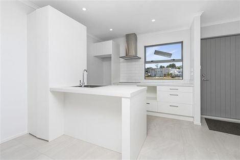 Photo of property in 24 Gilbert Hall Way, Swanson, Auckland, 0614