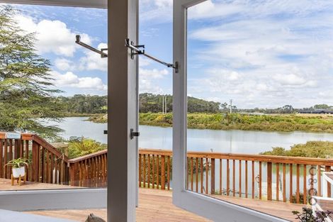 Photo of property in 18 Kent Terrace, Riverhead, 0820