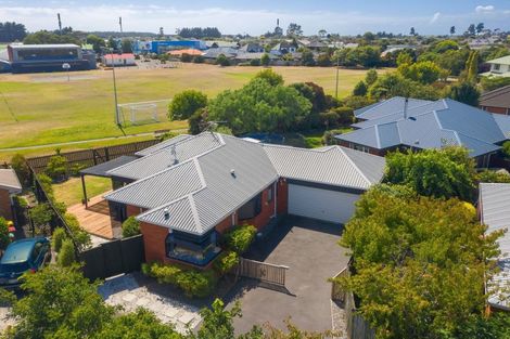 Photo of property in 2/17 Fieldmoor Place, Parklands, Christchurch, 8083