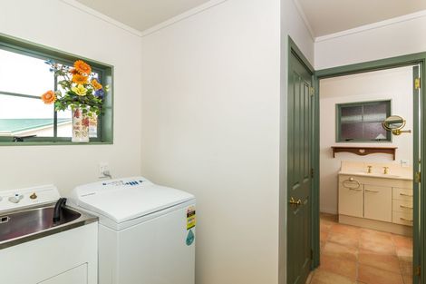 Photo of property in 2 Par Place, Kinloch, Taupo, 3377