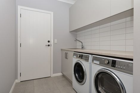 Photo of property in 33 Mike Smith Drive, Cambridge, 3434