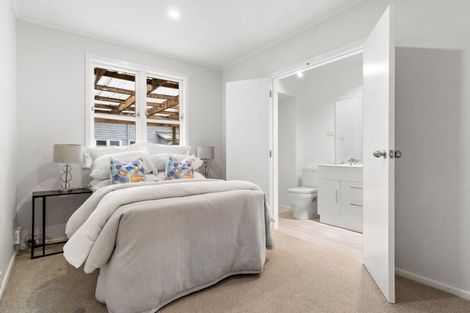 Photo of property in 14 Roseneath Place, Birkdale, Auckland, 0626