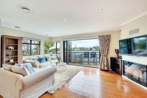 Photo of property in 76 Matipo Road, Mairangi Bay, Auckland, 0630