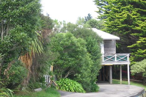 Photo of property in 8 Highland Avenue, Titirangi, Auckland, 0604