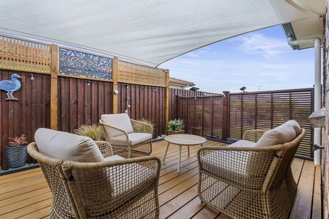 Photo of property in 44 Chesterfield Way, Orewa, 0931