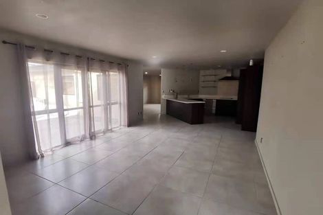 Photo of property in 19 Ruze Vida Drive, Massey, Auckland, 0614